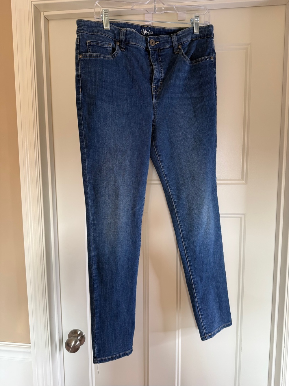 Women’s Style&co. Skinny Ankle Blue Jeans size 12.
